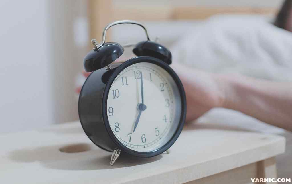 Early-Morning-Waking-Up-Varnic